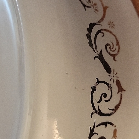 Pyrex Empire Scroll Vintage Casserole Dish With lid - Picture 16 of 16